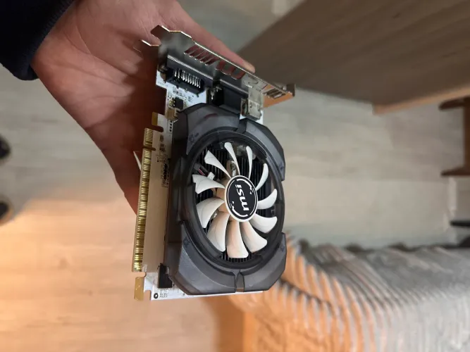Placa de Vídeo MSI GeForce GT 730 2GB DDR3