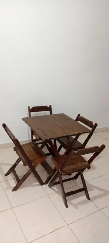 Mesa C/ 4 Cadeiras Dobráveis