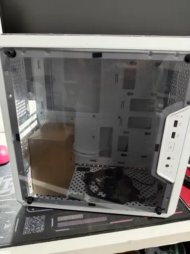 Cooler Master - Master Box Q300L