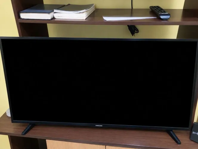 Vende-se Tv Samsung 40 Polegadas, Acompanha o Aparelho 4k