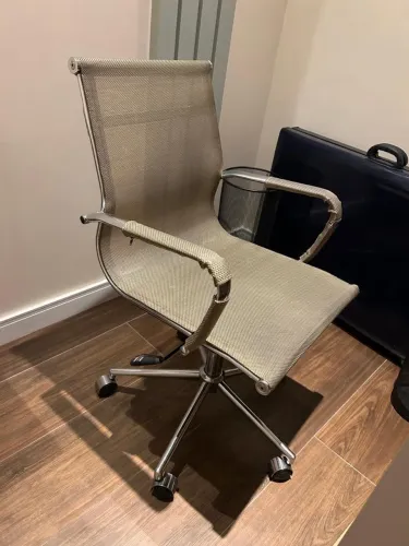 Cadeira Office Prata - Excelente estado