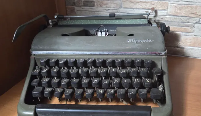Máquina de escrever Vintage - Olympia