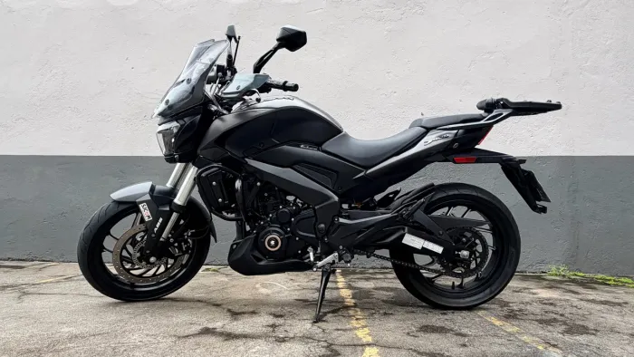 Moto Bajaj Dominar 400 2025