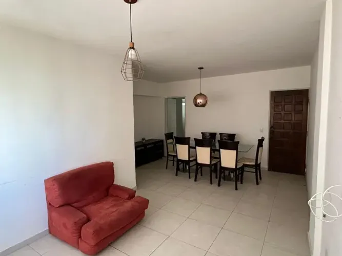 APARTAMENTO COM QUATRO QUARTOS NO ESPINHEIRO 