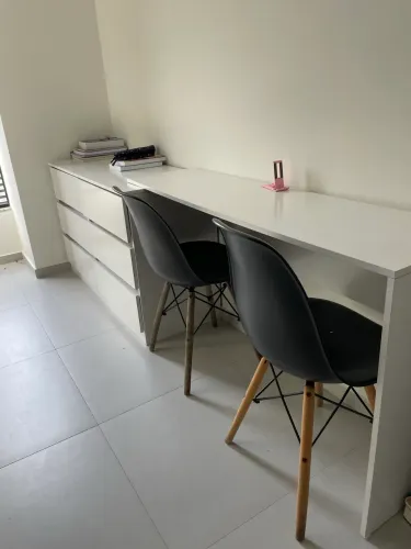 Vende-se escrivaninha/ cômoda