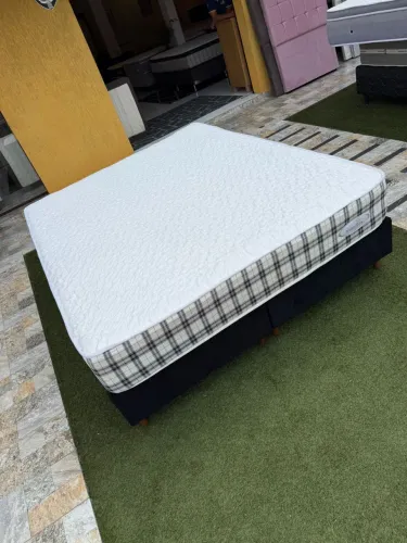 Colchão Queen SEMINOVO TOP com base - Entrego! 