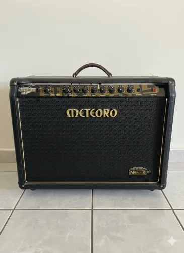Amplificador de Guitarra Meteoro 160w