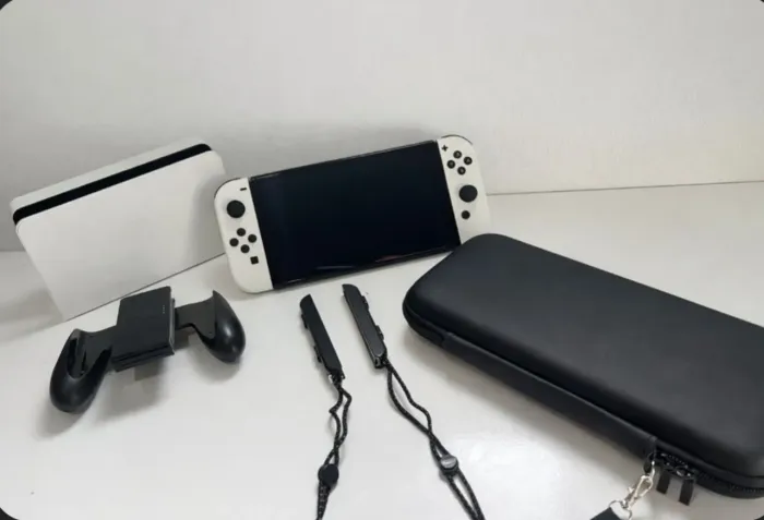 Nintendo Switch OLED 64GB bloqueado