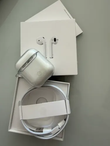 AirPods