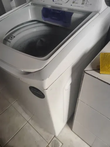Máquina Eletrolux 15 kilos