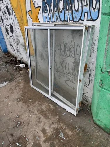 Janela de Alumínio 1,20x1,20 branca 