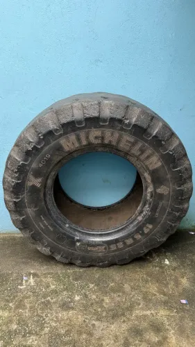 Doa-se Pneu de Trator