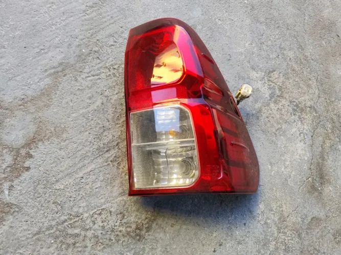 PAR DE LANTERNA HILUX 2017