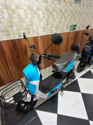 Moto elétrica 1000w nova no plástico
