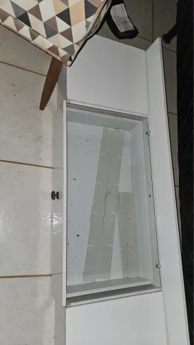 Vendo uma penteadeira em ótimas condições só está empoeirada 
