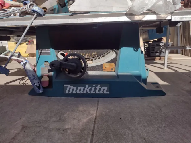 Venda máquina de corta madeira Makita 