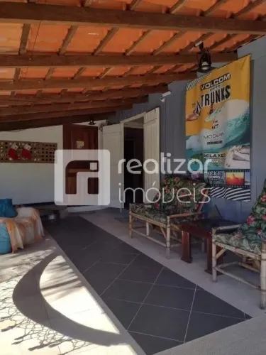 Casa 05 quartos no bairro Moçambique - Florianópolis