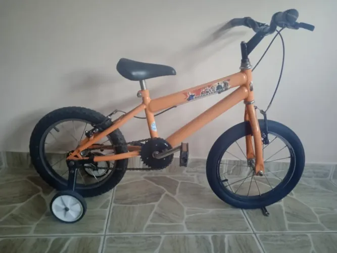 Bicicleta infantil aro 16 Liga da Justiça cor Laranja com Preto