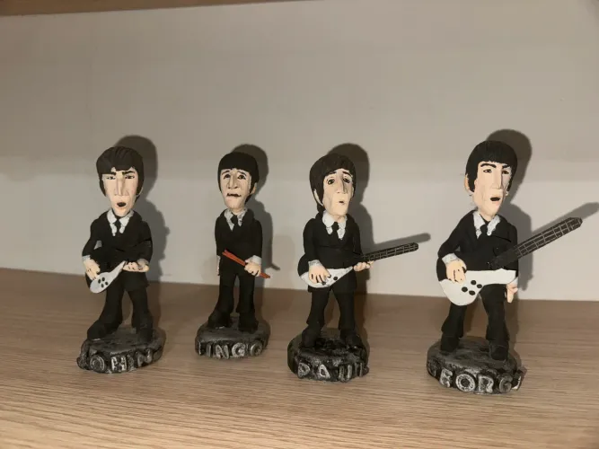 Miniatura conjunto Beatles com o nome de cada integrante