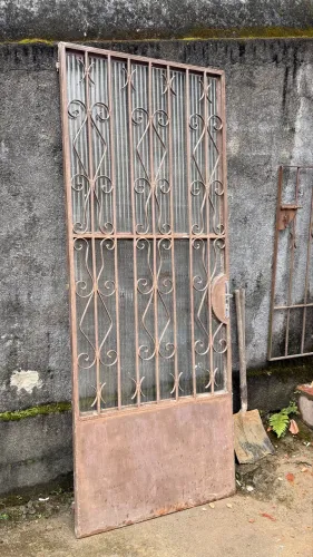 Porta de ferro
