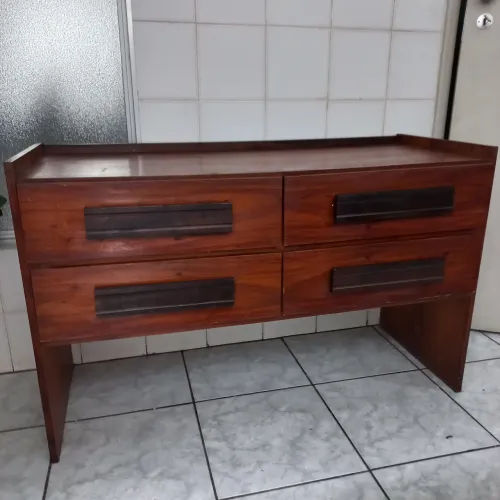 Cômoda de cerejeira 4 gavetas
