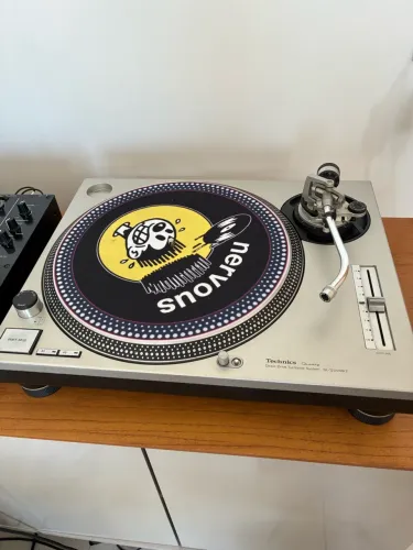 Toca disco Technics Sl1200 MK2 em Ótimo Estado