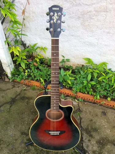 Violão Yamaha APX4A(Taiwan anos 90)pousui marcas de uso,parcelo no Olxpay/ML avalio troca