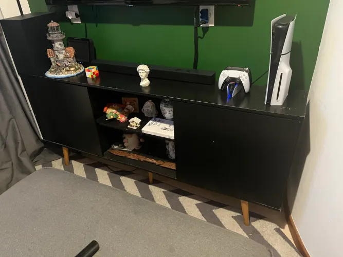 Rack preto em MDF