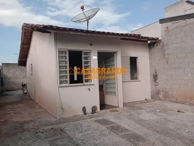 Casa para venda com 42 metros quadrados com 2 quartos em Vila Monterrey - São José dos Cam