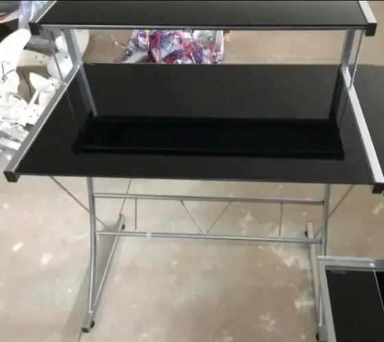 Mesa Office de Vidro e Aço