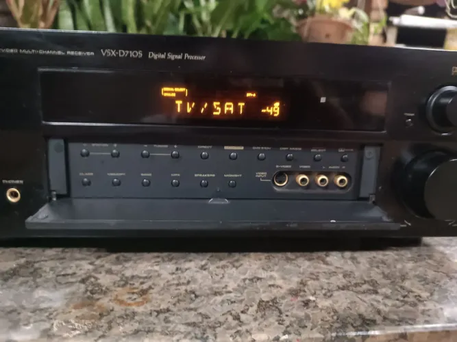 Vendo reciver Pioneer VSX D 710 S com controle remoto