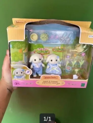 Sylvanian Families - Conjunto de Jardinagem Irmã e Irmão Coelhos Floral
