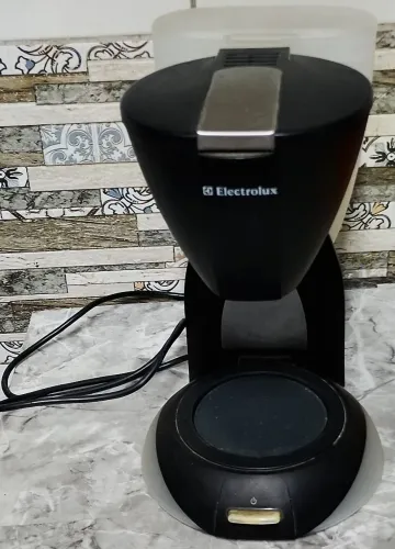 Vendo cafeteira funcionando está sem a jarra pois quebrou