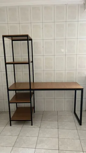 Escrivaninha com Estante/Torre Embutida - MDF e Metalon (1,20m)