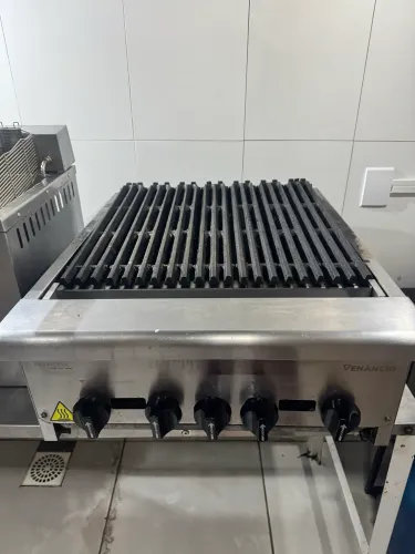 Churrasqueira a gás Chairbroiler Venâncio 60cm 