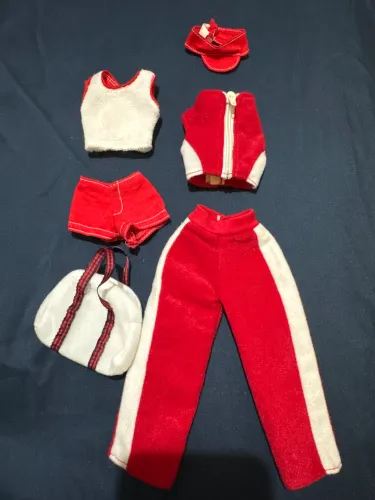 Roupa para boneca escala barbie