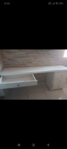 Vendo escrivania com penteadeira 