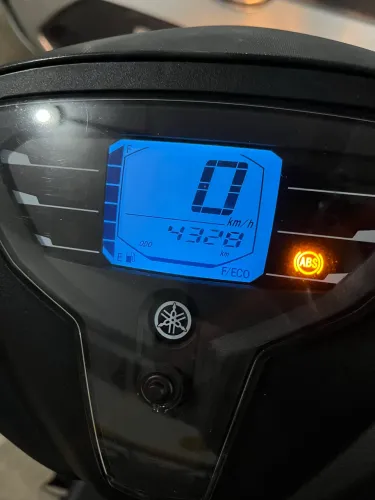 YAMAHA FLUO 2023/4.300KM