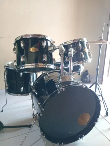 Vendo bateria Michael