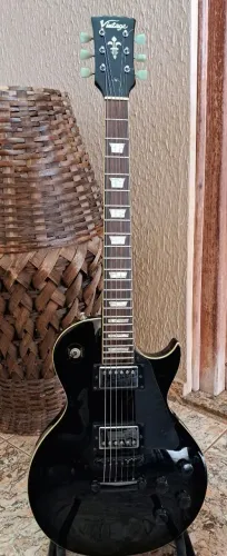 Vendo guitarra Vintage V100 Lespaul black, impecável , primeira safra.