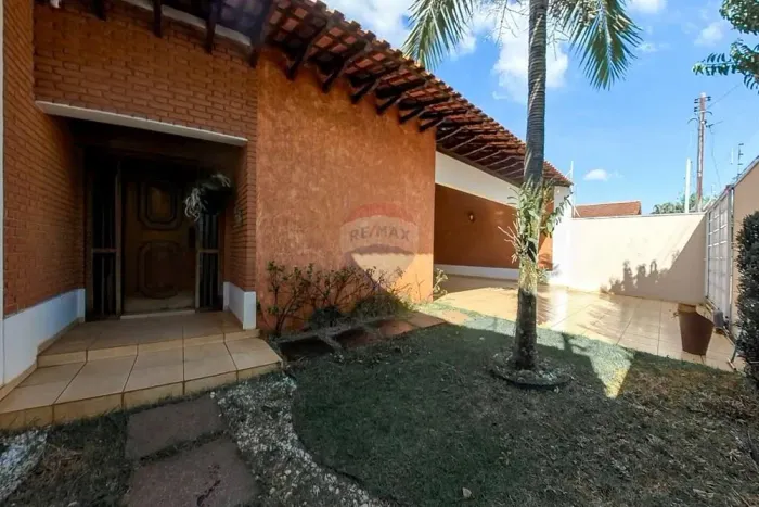 Casa 3 Quartos na Vila Bela Vista em Leme SP