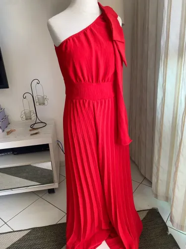 Macacão plissado um ombro só vermelho M