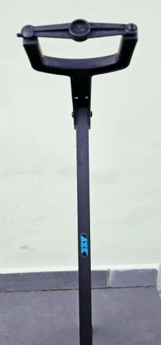 Suporte de chão para violão/guitarra/contra baixo. 