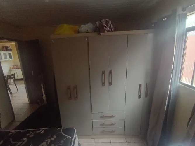 Armário usado a venda, com o preço a combinar