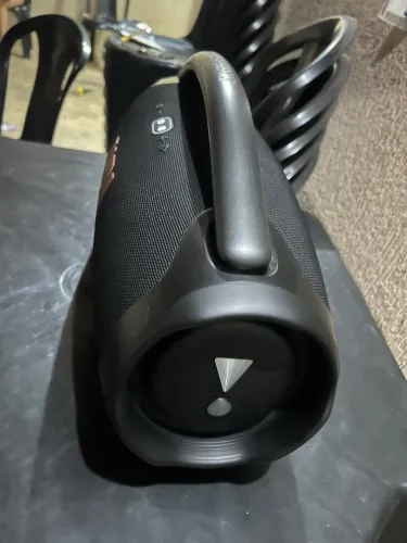 JBL BOMBOX