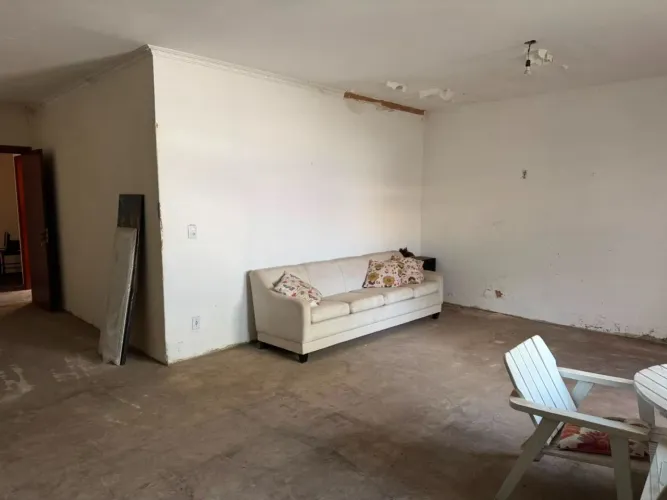 Casa com 3 quartos para alugar, 150 m² por R$ 5.500/mês - Jardim América - Bauru/SP