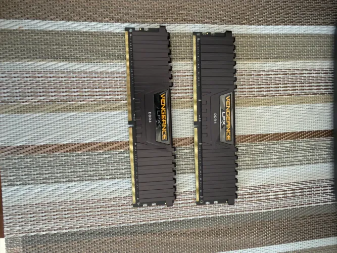 MEMÓRIA RAM CORSAIR VENGANCE LPX 2X16 3600MHZ