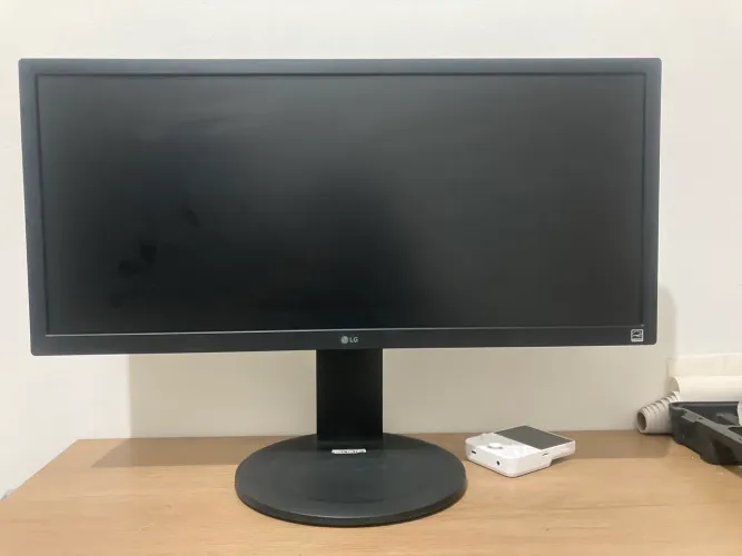 Monitor LG UltraWide 25.7?