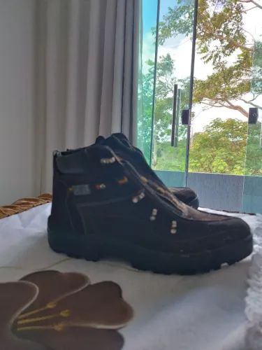 Bota Caterpillar - nova, nunca usada