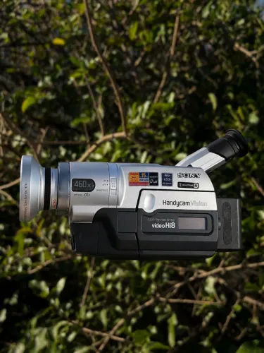 Sony Handycam TRV108 Hi8 Completa